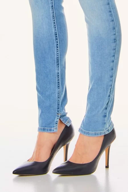 LIU JO BLUE DENIM Jeans da donna LIU JO BLUE DENIM Marca LIU JO BLUE DENIM con qualità premium e design trendy Prezzo Ridotto