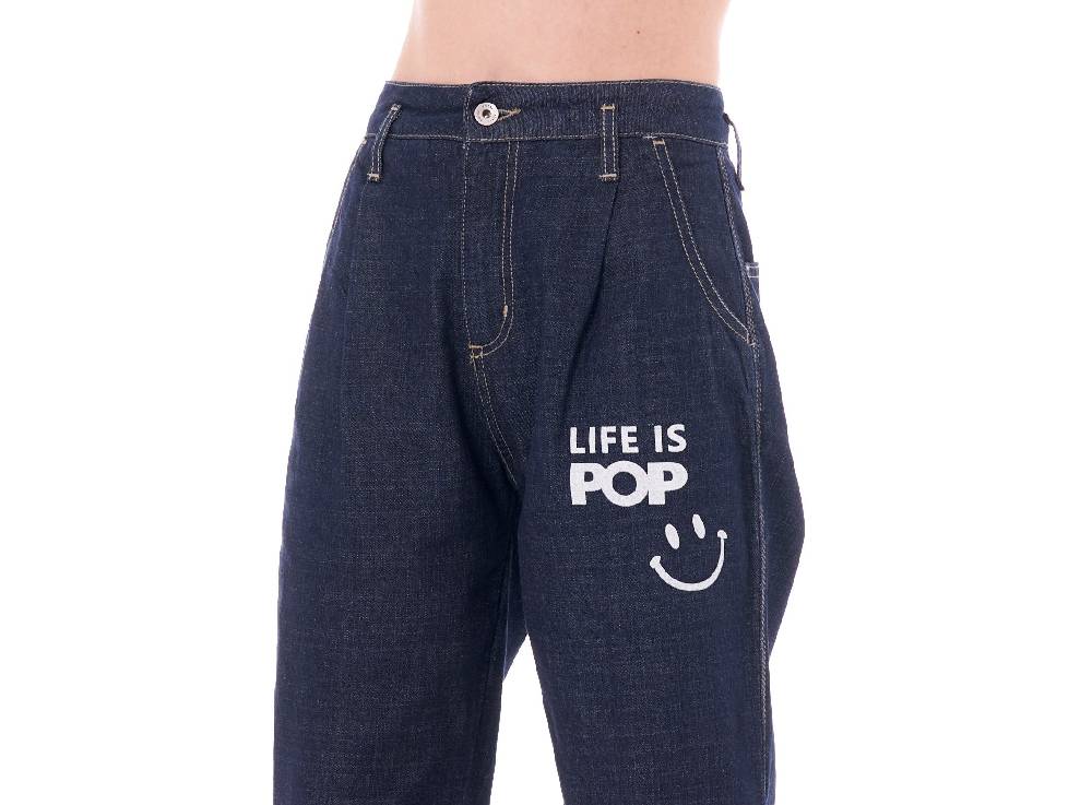 Pop84 Jeans con frase "LIFE IS POP" Acquista Ora