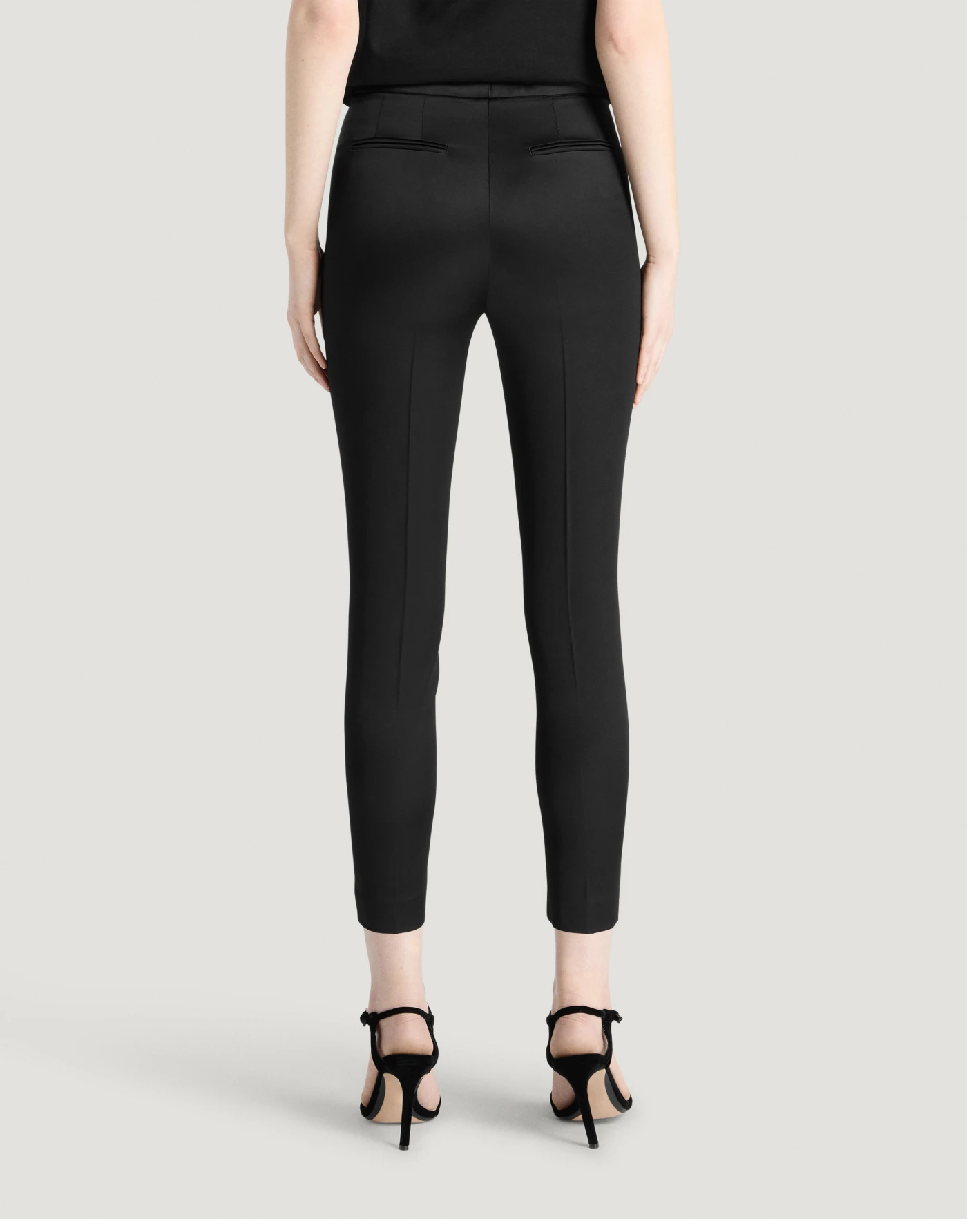 Pt Torino Pantaloni Frida in satin fluido Fino Al -60%