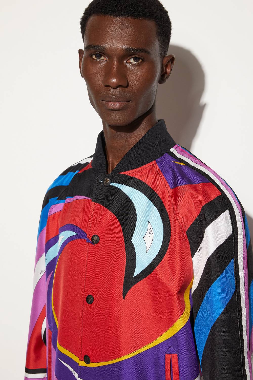 Pucci Bomber in seta con stampa Cigni Enormi risparmi