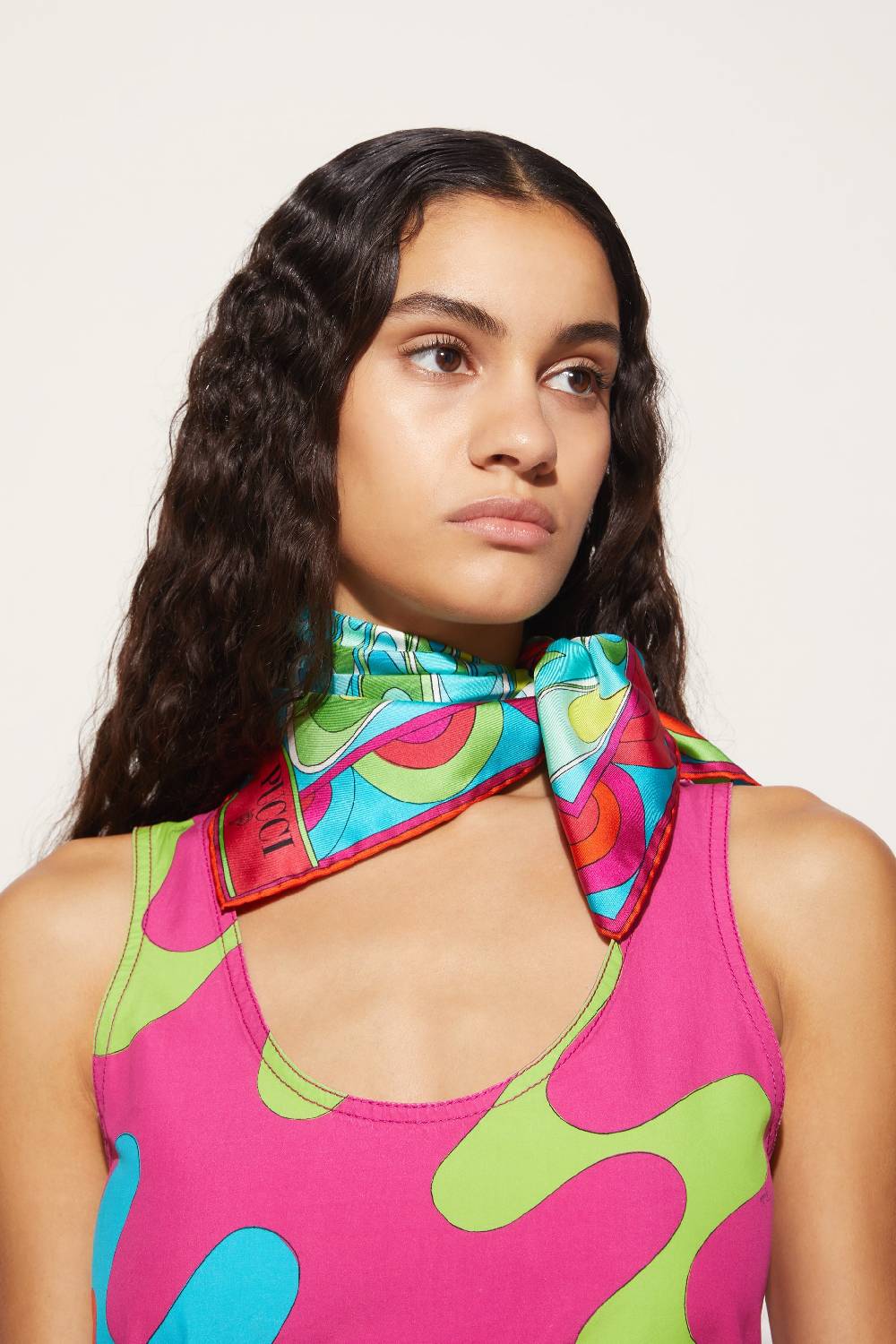 Pucci Carré piccolo in seta con stampa Onde Offerta
