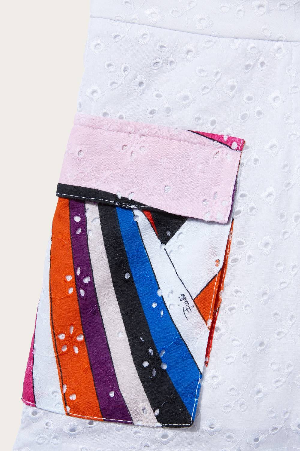 Pucci Shorts in sangallo con inserti Iride In Saldo