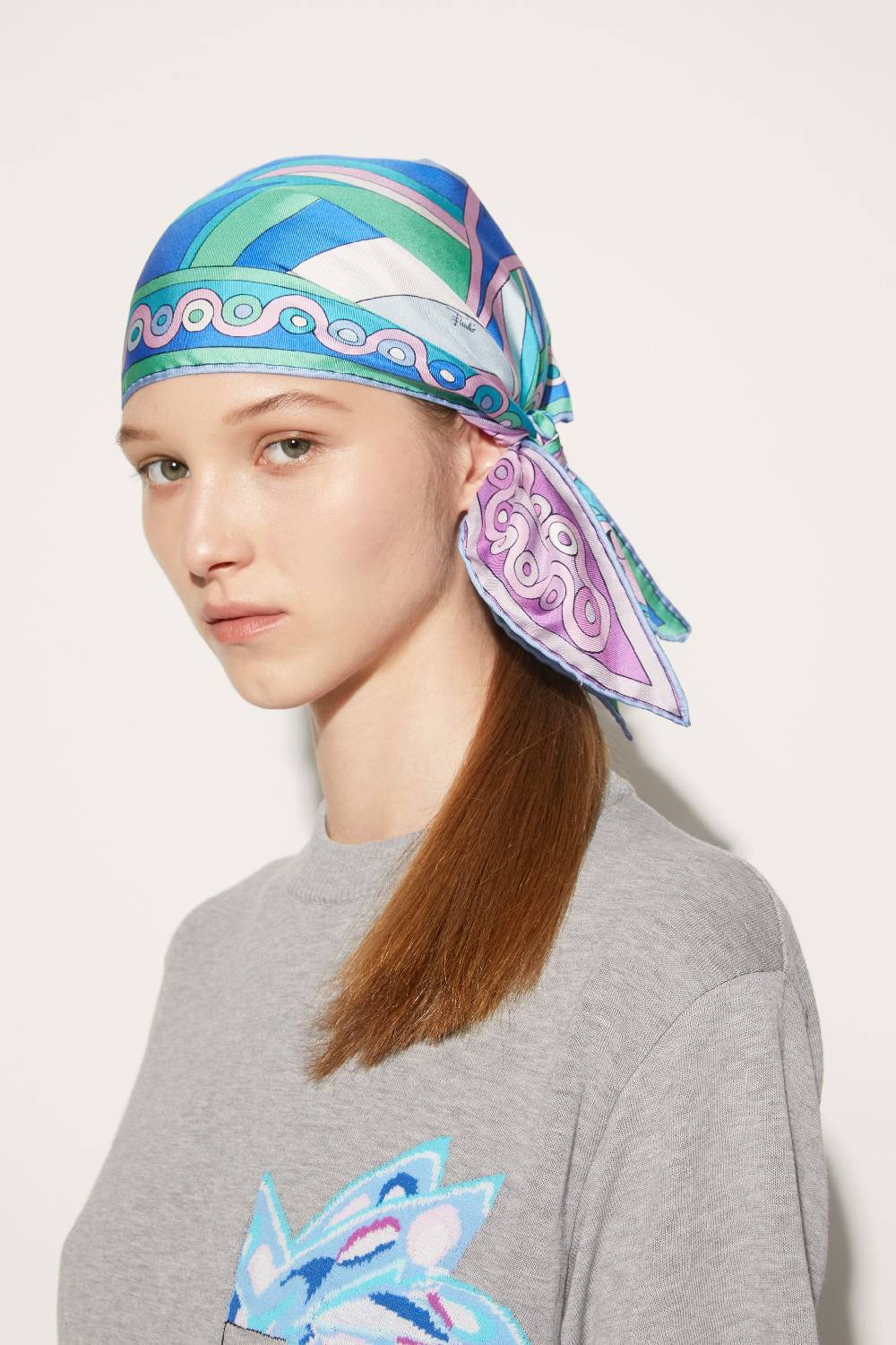 Pucci Foulard in seta con stampe Iride e Onde Spedizione Gratuita