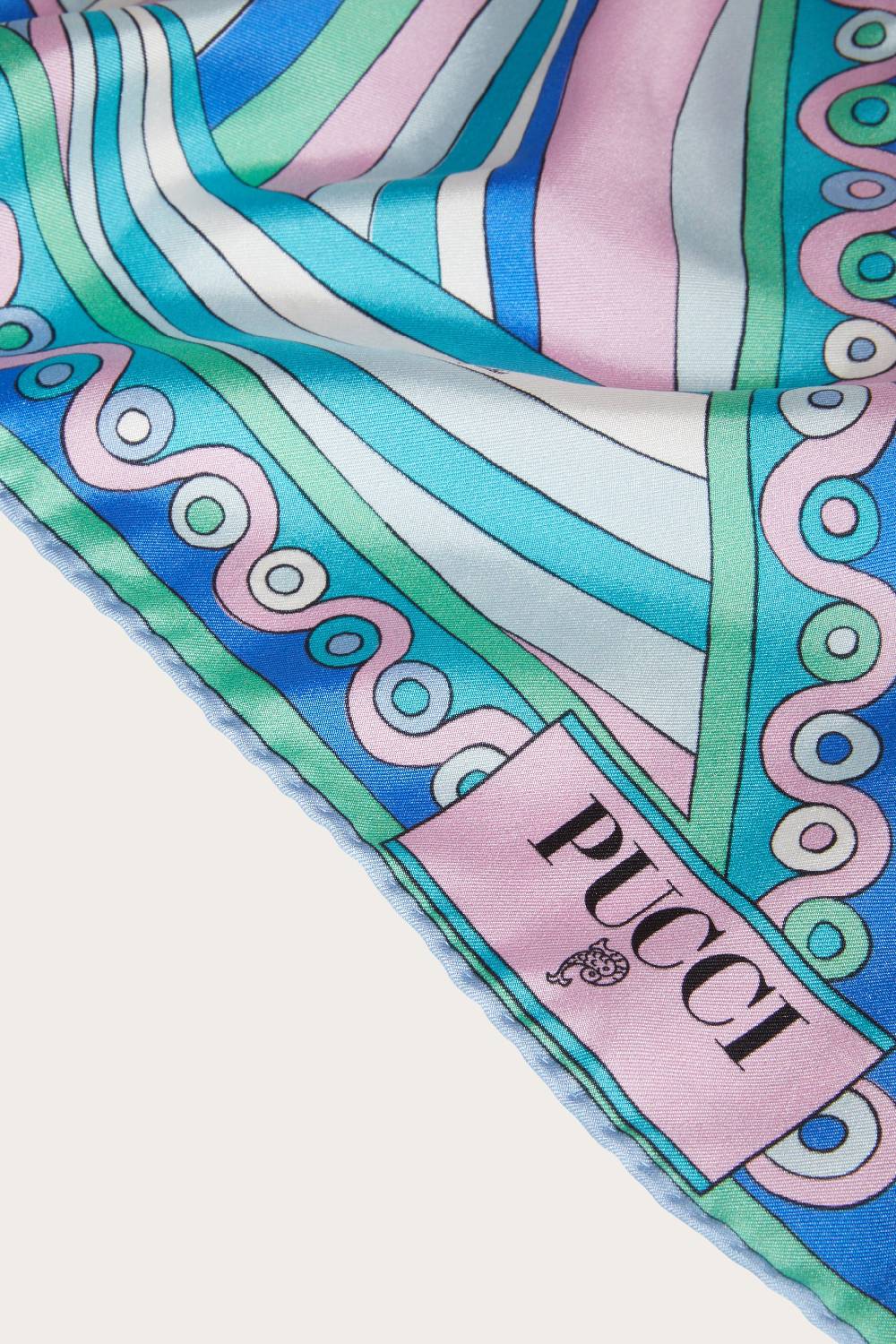 Pucci Foulard in seta con stampe Iride e Onde Spedizione Gratuita