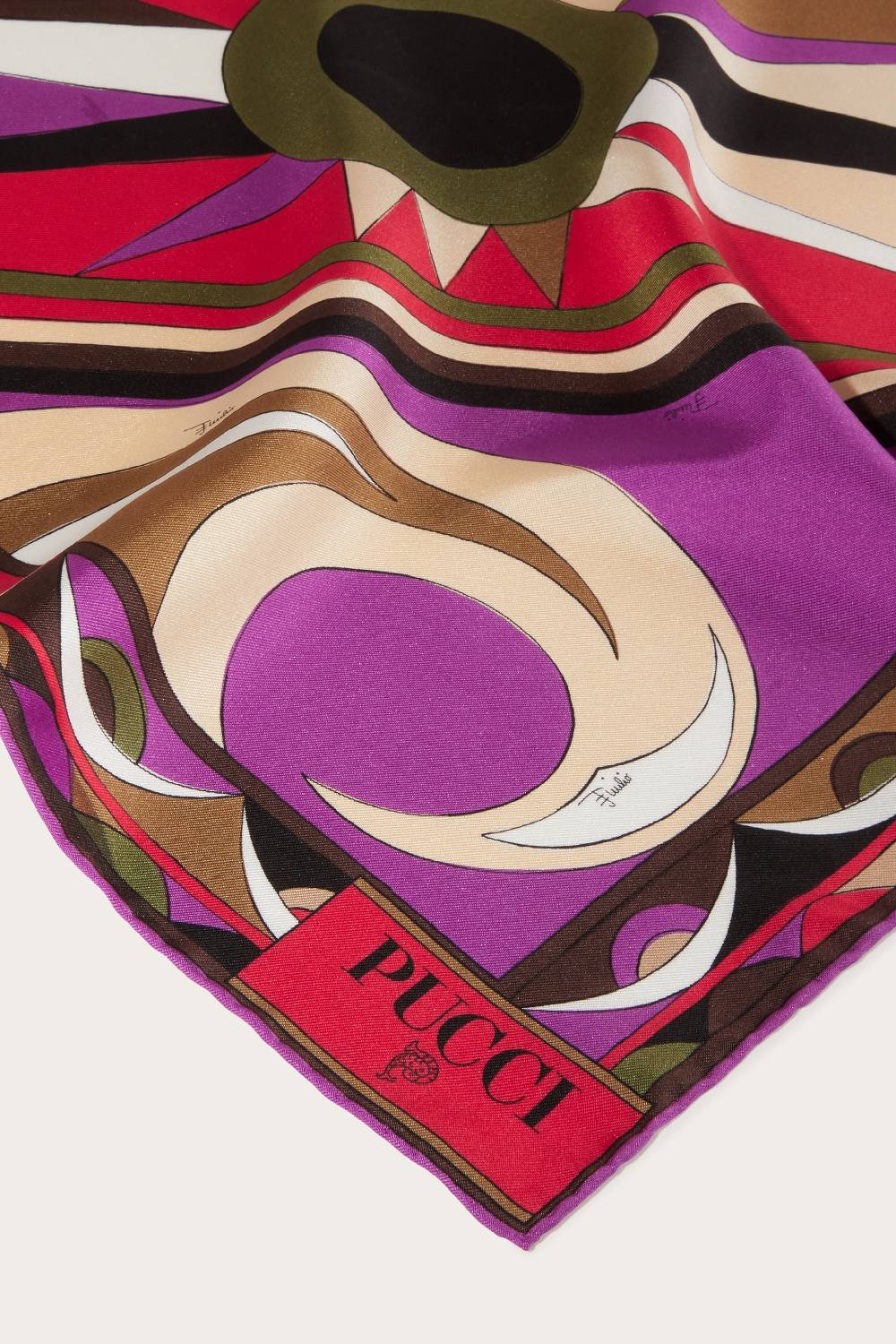 Pucci Carré piccolo in seta con stampa Cigni Offerta speciale della fabbrica