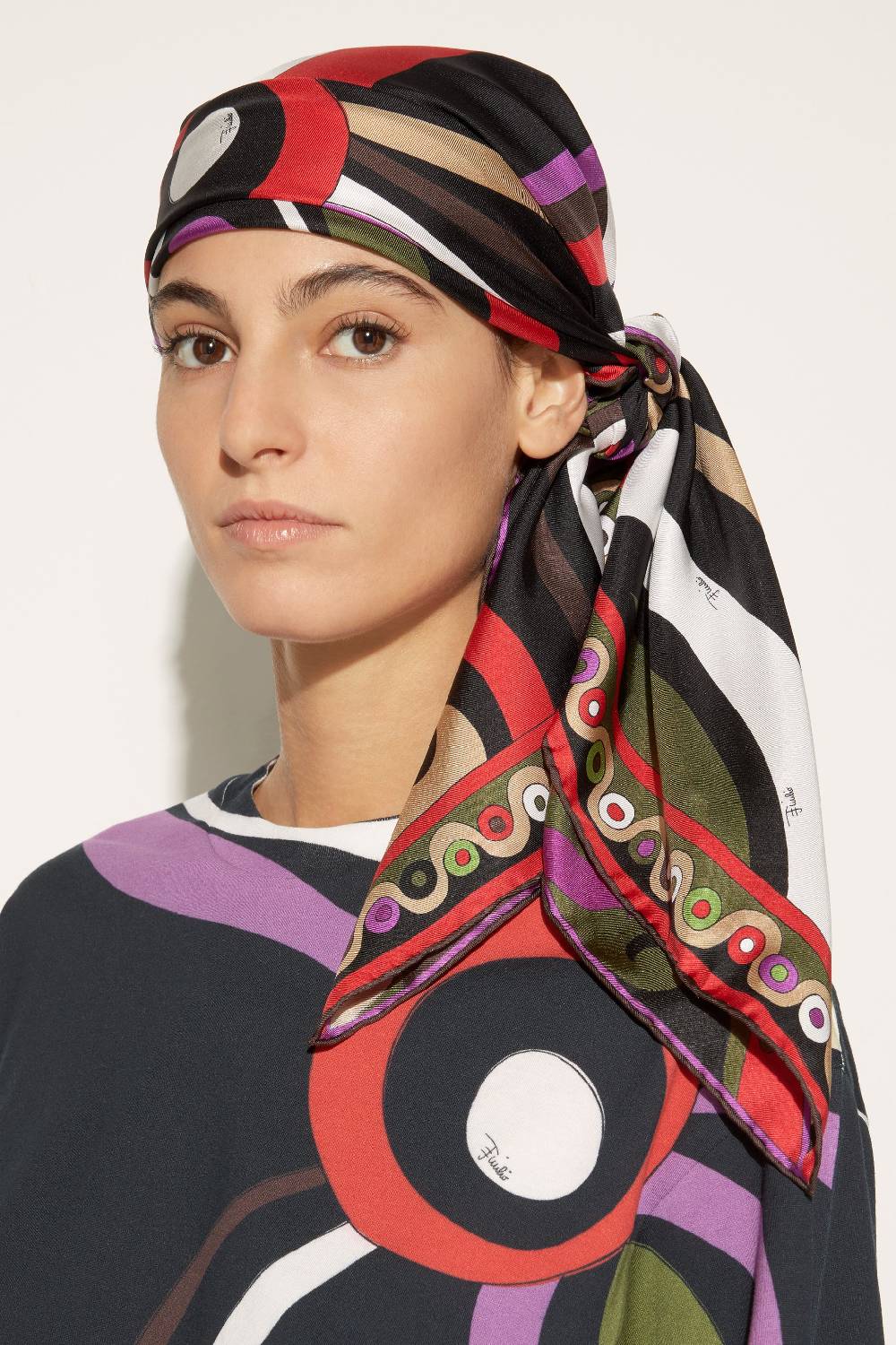 Pucci Carré grande in seta con stampe Iride e Marmo Prezzo di fabbrica