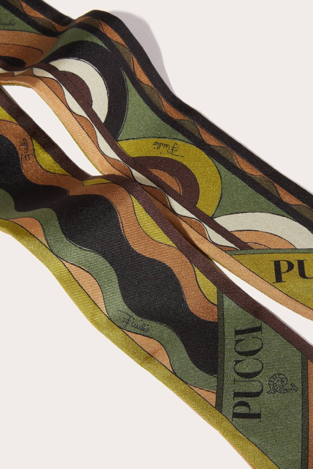 Pucci Foulard in seta con stampe Onde e Bersaglio Grandi sconti