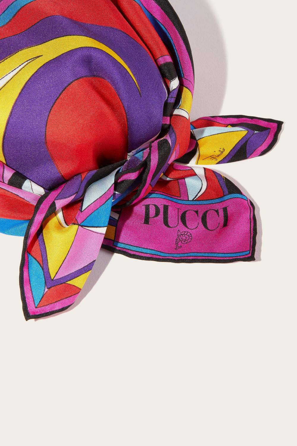 Pucci Cappello in seta con stampe Cigni e Iride Novità