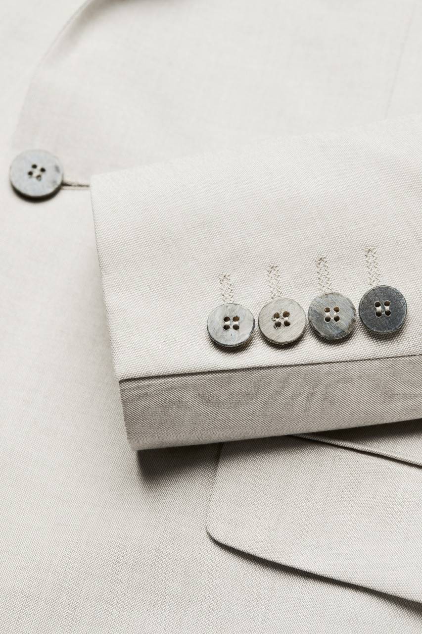 Digel Abito elegante beige digel slim fit con gilet e papillon Affare Del Giorno