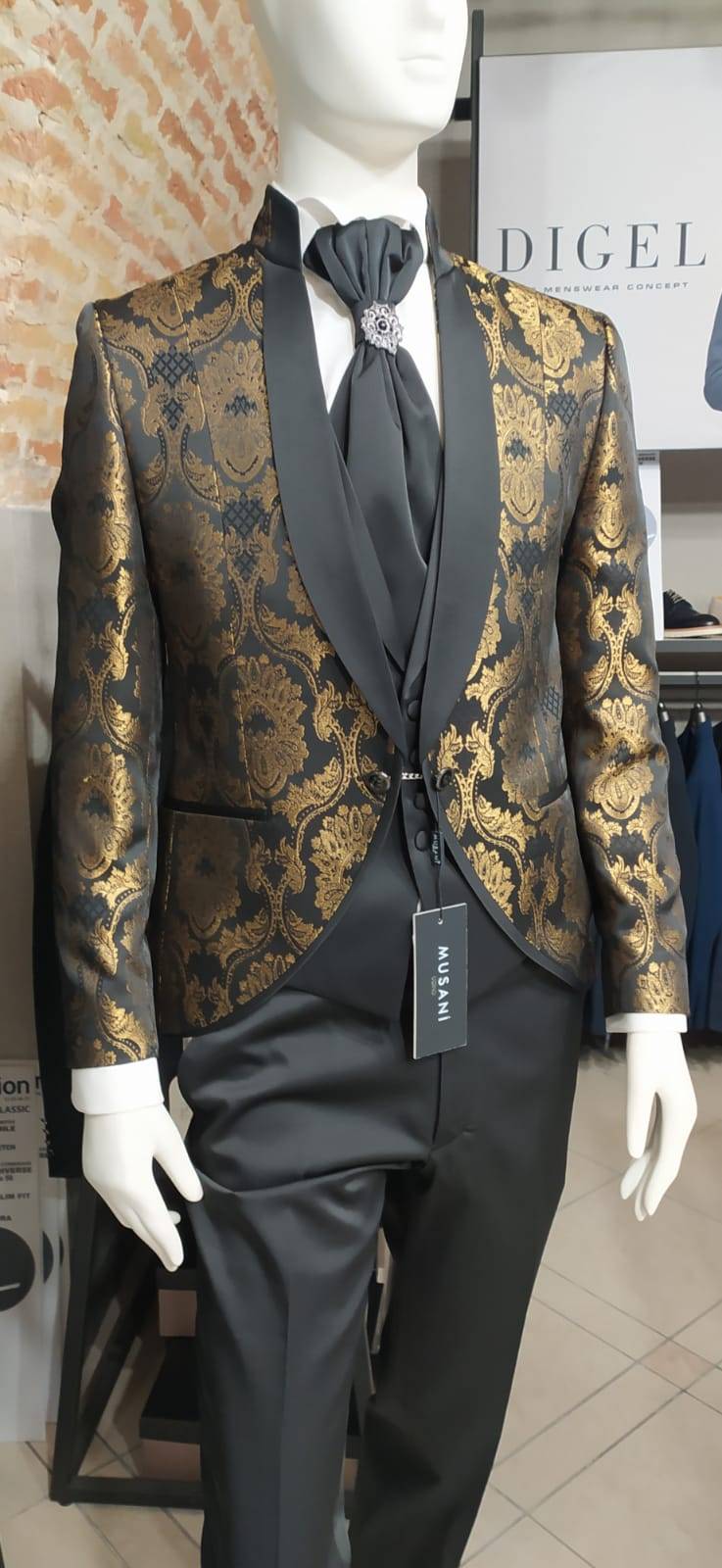Musani Milano Cerimonia Abito musani damascato ecru con panciotto cravatta e papillon Vendita