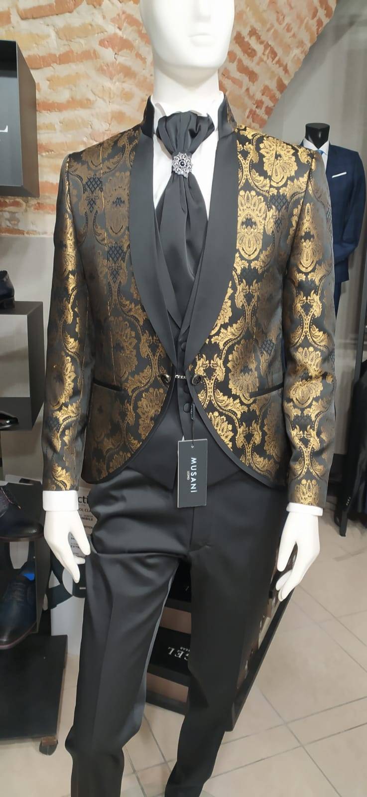 Musani Milano Cerimonia Abito musani damascato ecru con panciotto cravatta e papillon Vendita