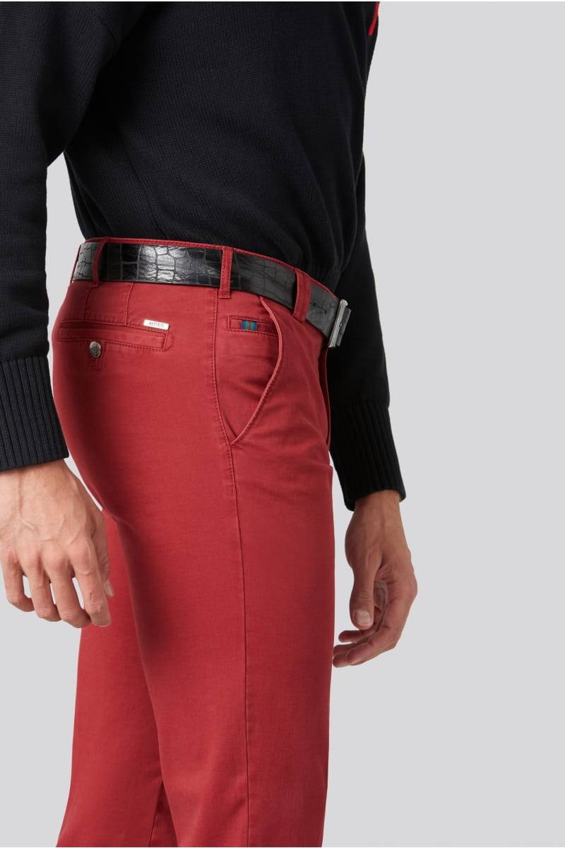 Meyer Pantalone rosso meyer in cotone stretch regular fit Comprane uno, ottenene uno gratis