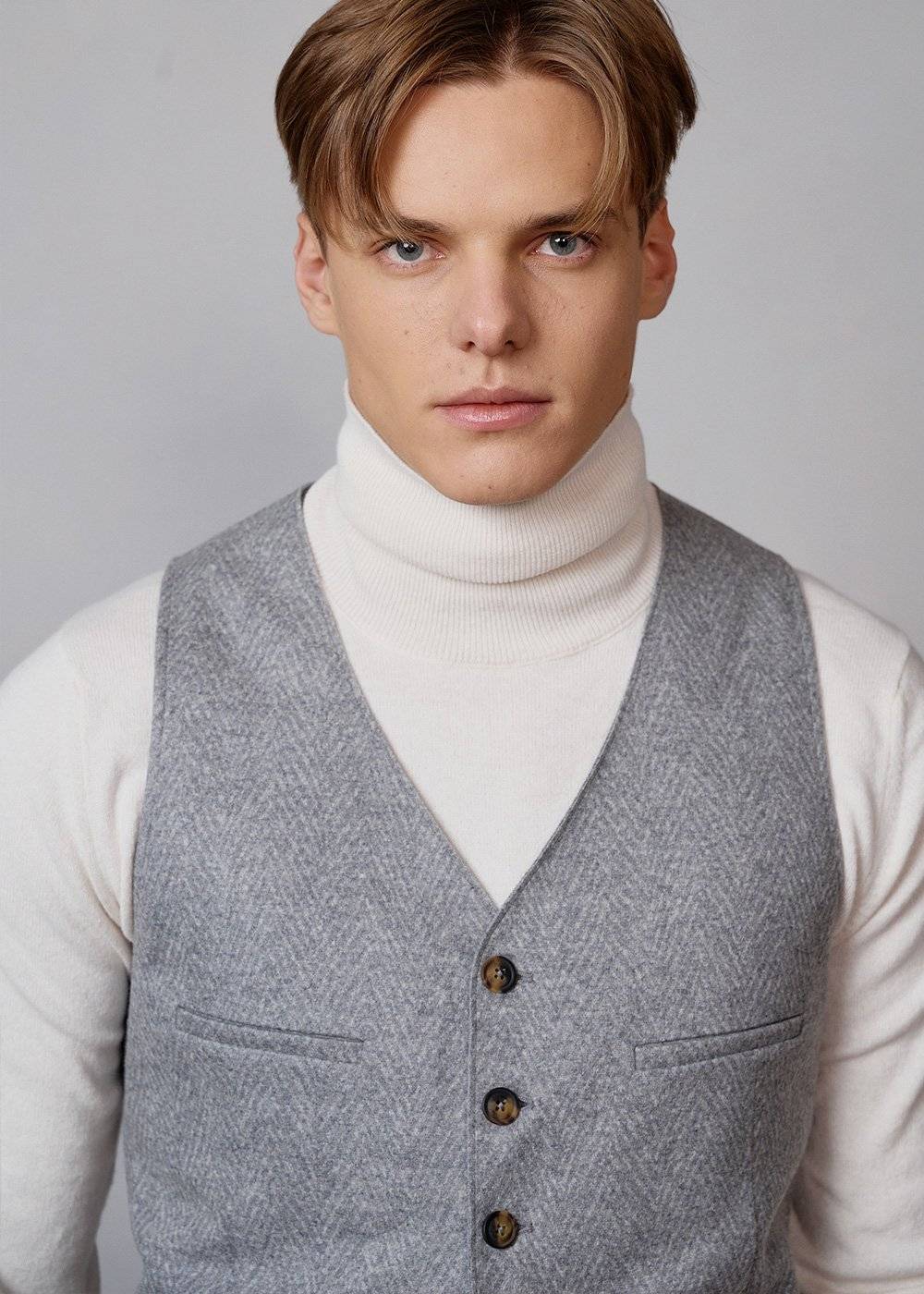 Luis Trenker Gilet in lana cotta modello Lusebastian Grandi sconti