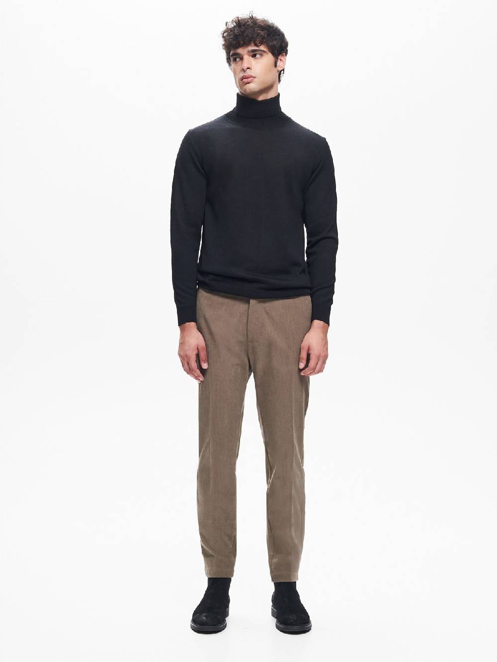 Rinascimento Maglia Dolcevita Uomo Basic Nero QB24 Online