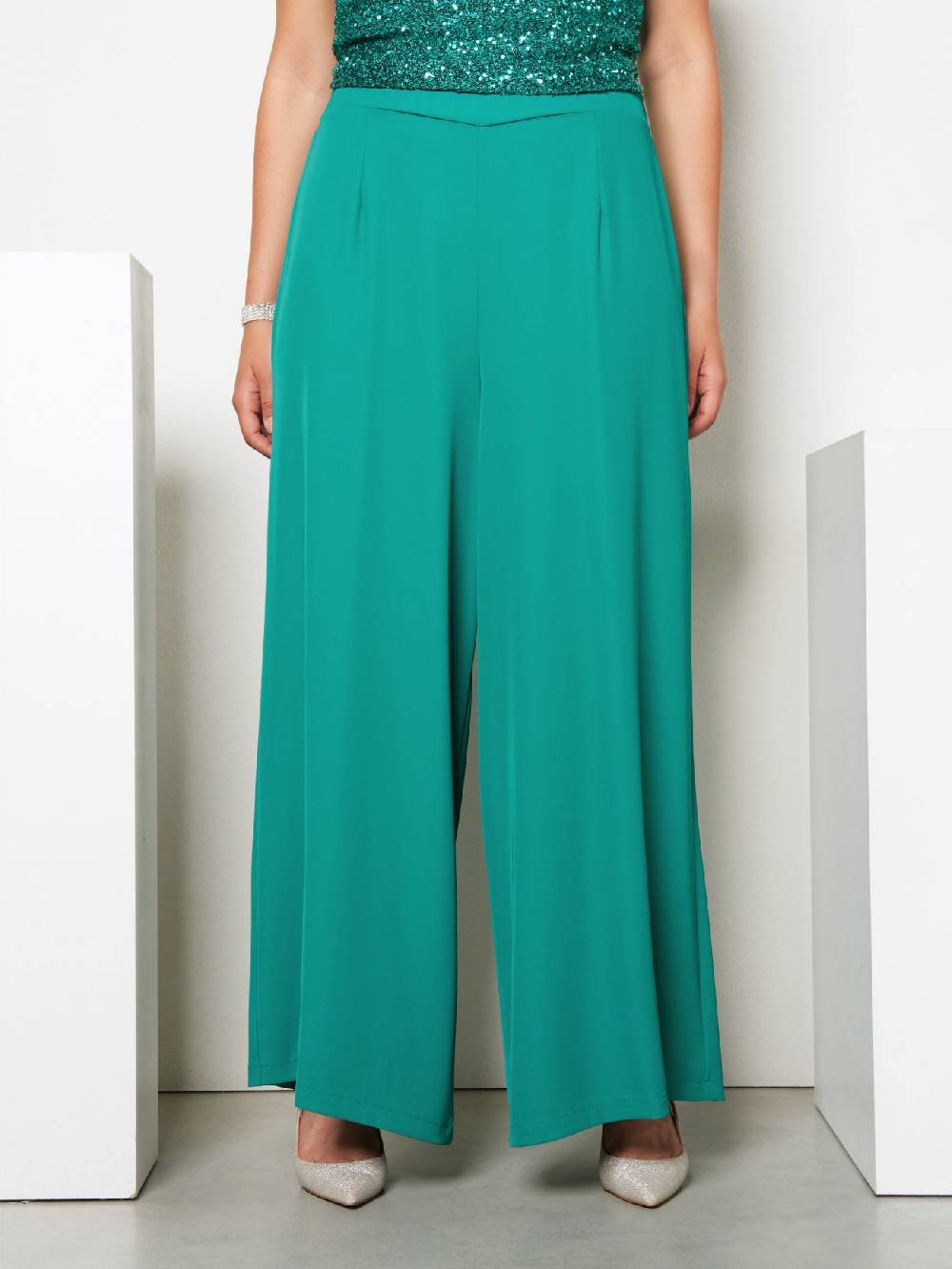 Rinascimento Pantaloni Palazzo Curvy Verde Giada Sottocosto