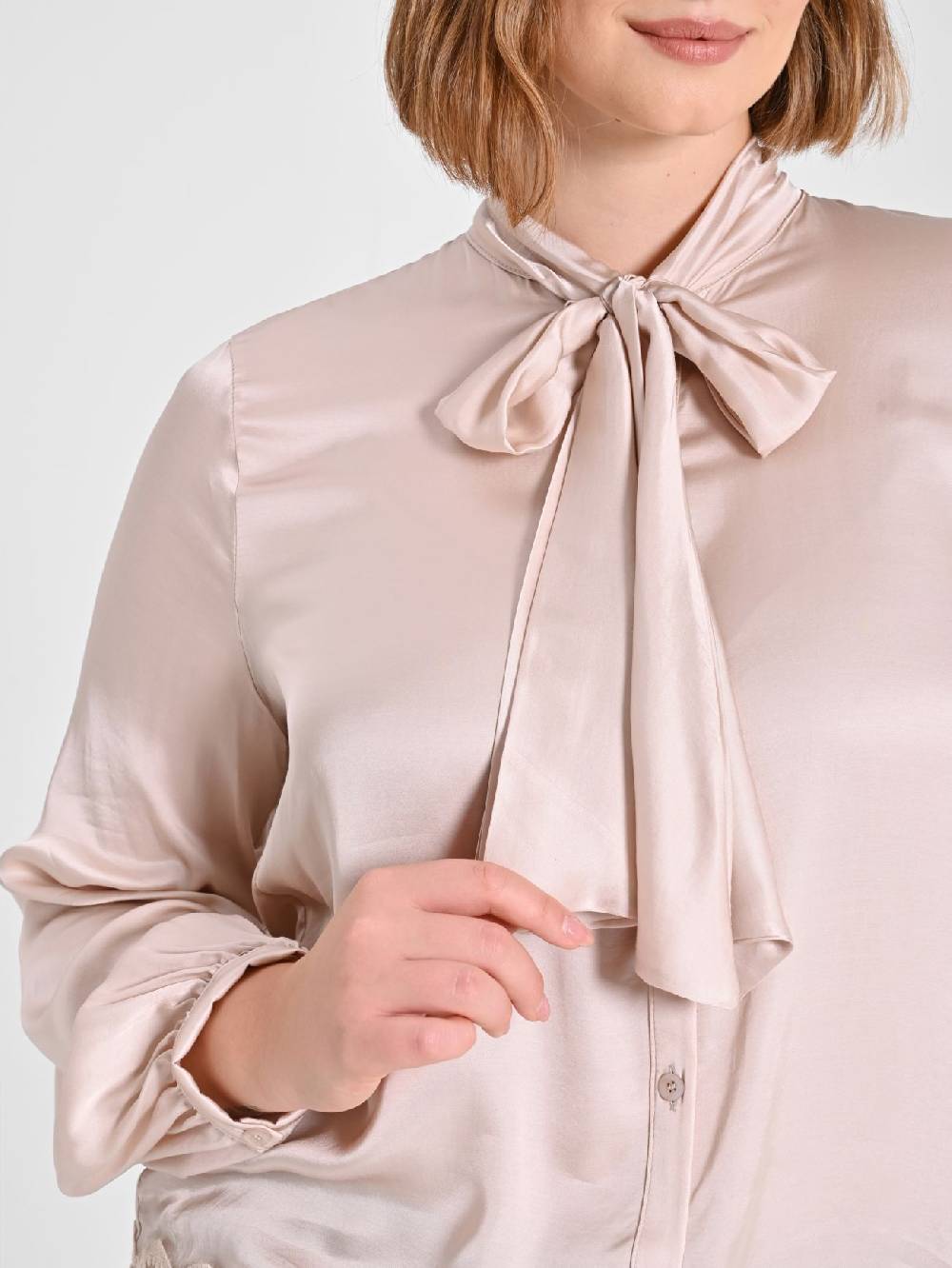 Rinascimento Camicia Curvy Bianca con Fiocco Outlet