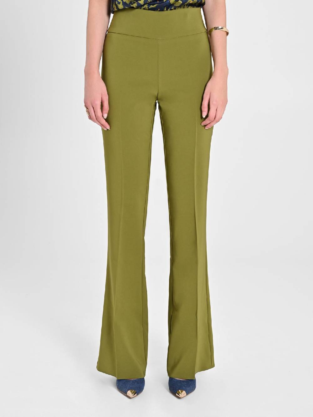 Rinascimento Pantaloni Flared in Tessuto Tecnico Verde Muschio Offerte esclusive