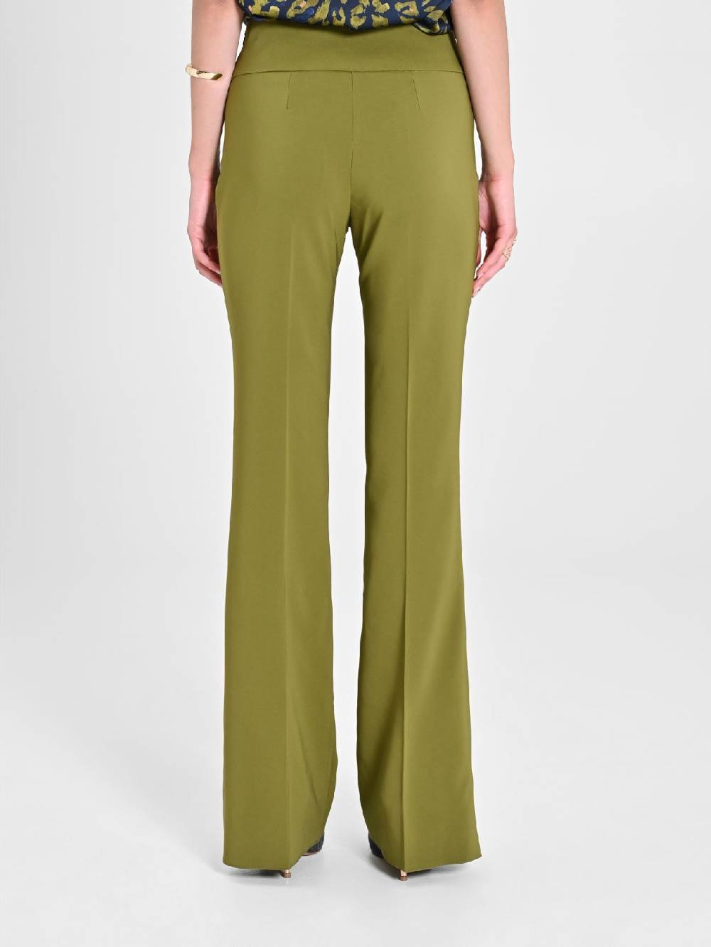 Rinascimento Pantaloni Flared in Tessuto Tecnico Verde Muschio Offerte esclusive