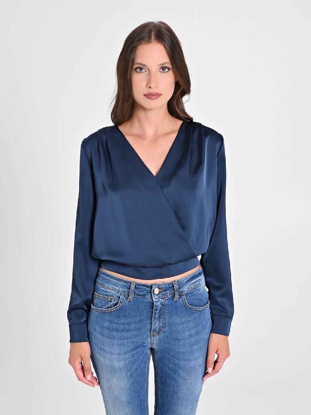 Rinascimento Blusa incrociata in Raso Discount Store per i nuovi prodotti