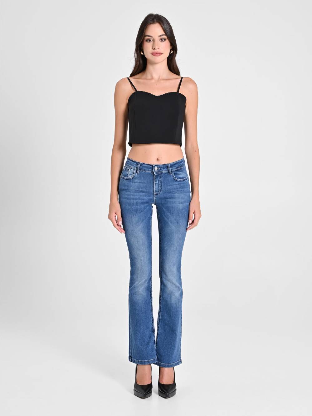 Rinascimento Crop Top Nero con Scollo a Cuore Prezzo di fabbrica