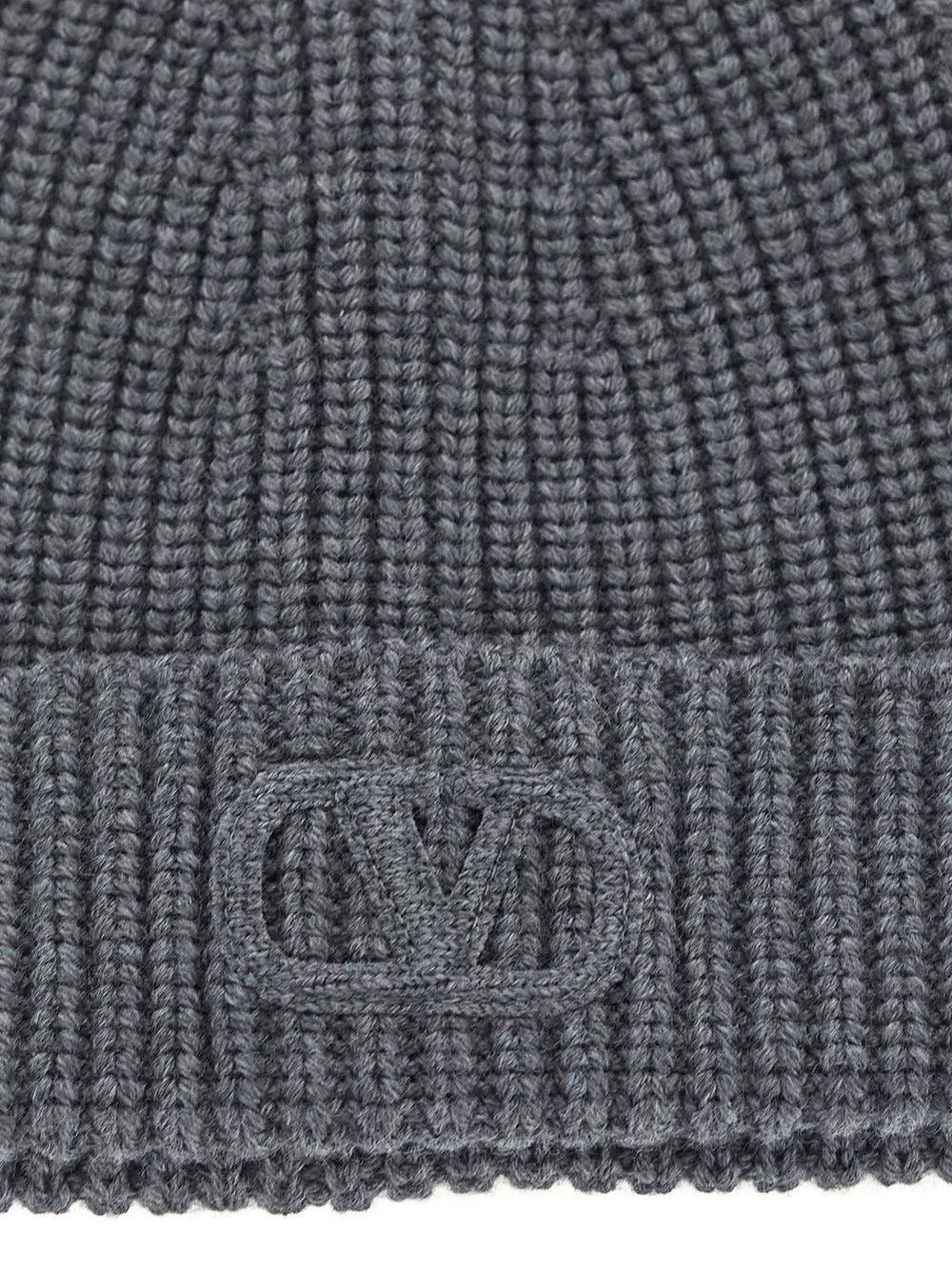 Oluxury Valentino Garavani Logo Beanie Saldi
