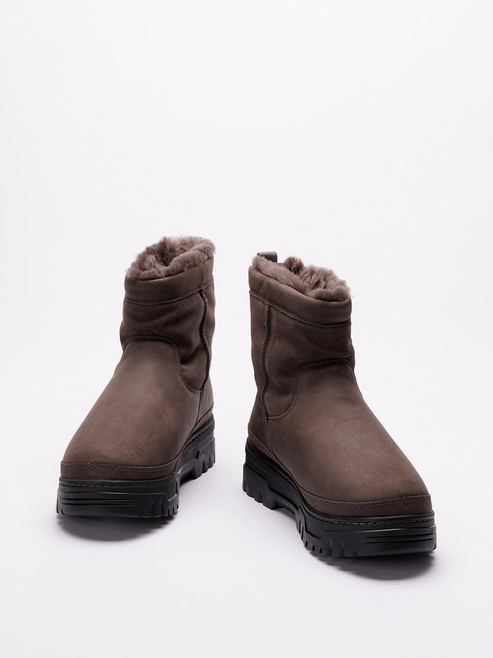 Ugg `Heritage Pull-On Trailgazer` Boots Moda