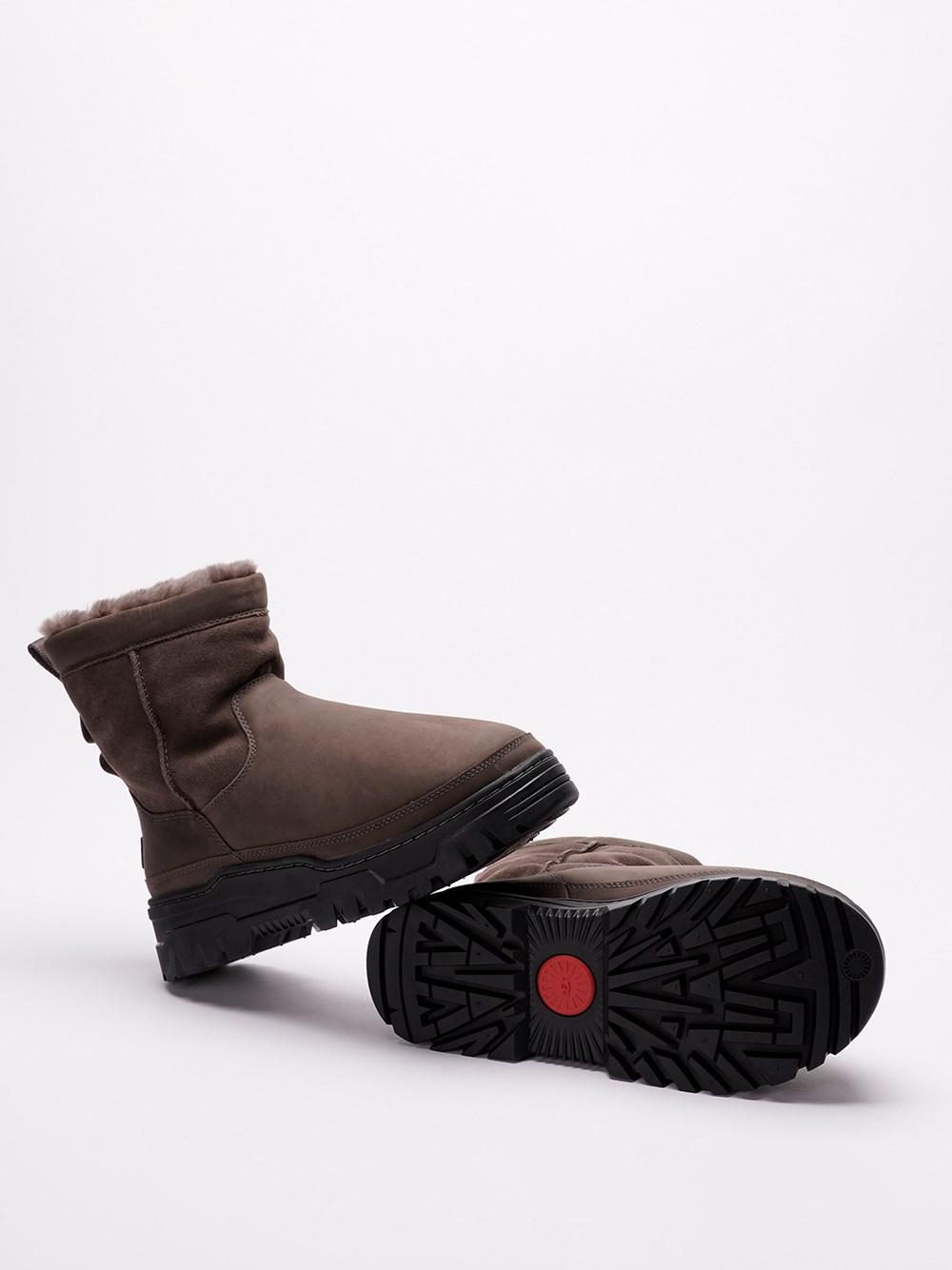 Ugg `Heritage Pull-On Trailgazer` Boots Moda