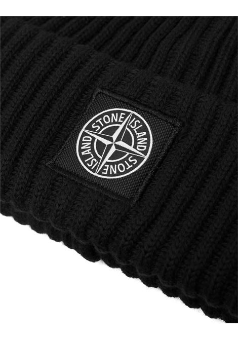 STONE ISLAND Berretto In Lana a Coste Nero Con Logo - STONE ISLAND Soddisfazione Garantita