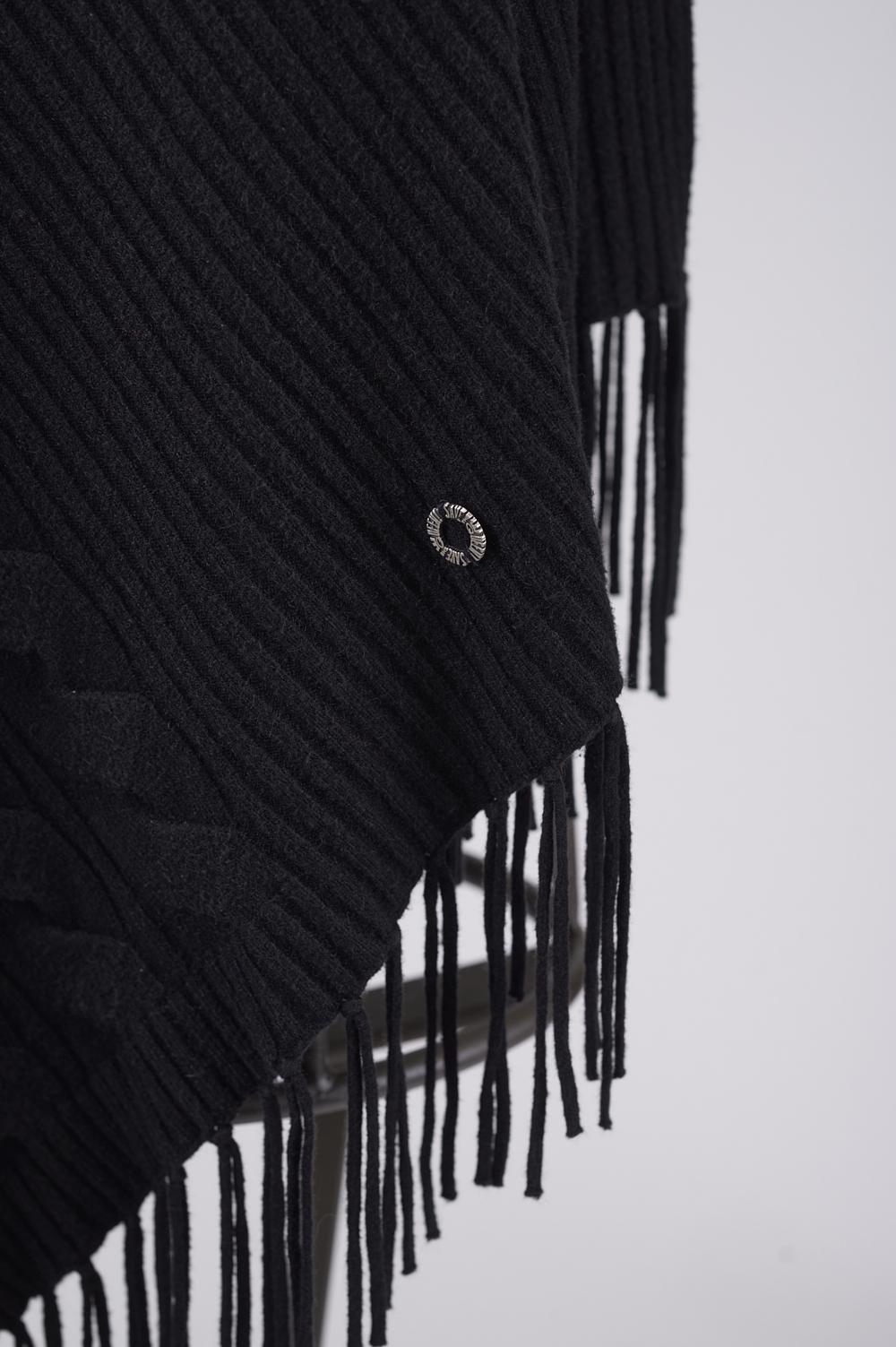 Save The Queen Poncho In Vendita