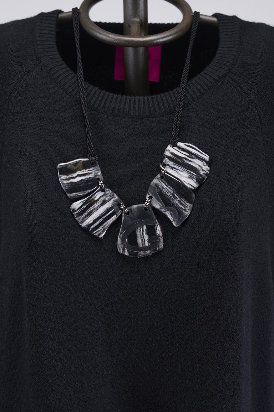Save The Queen Maxi maglia con collana Hotsell
