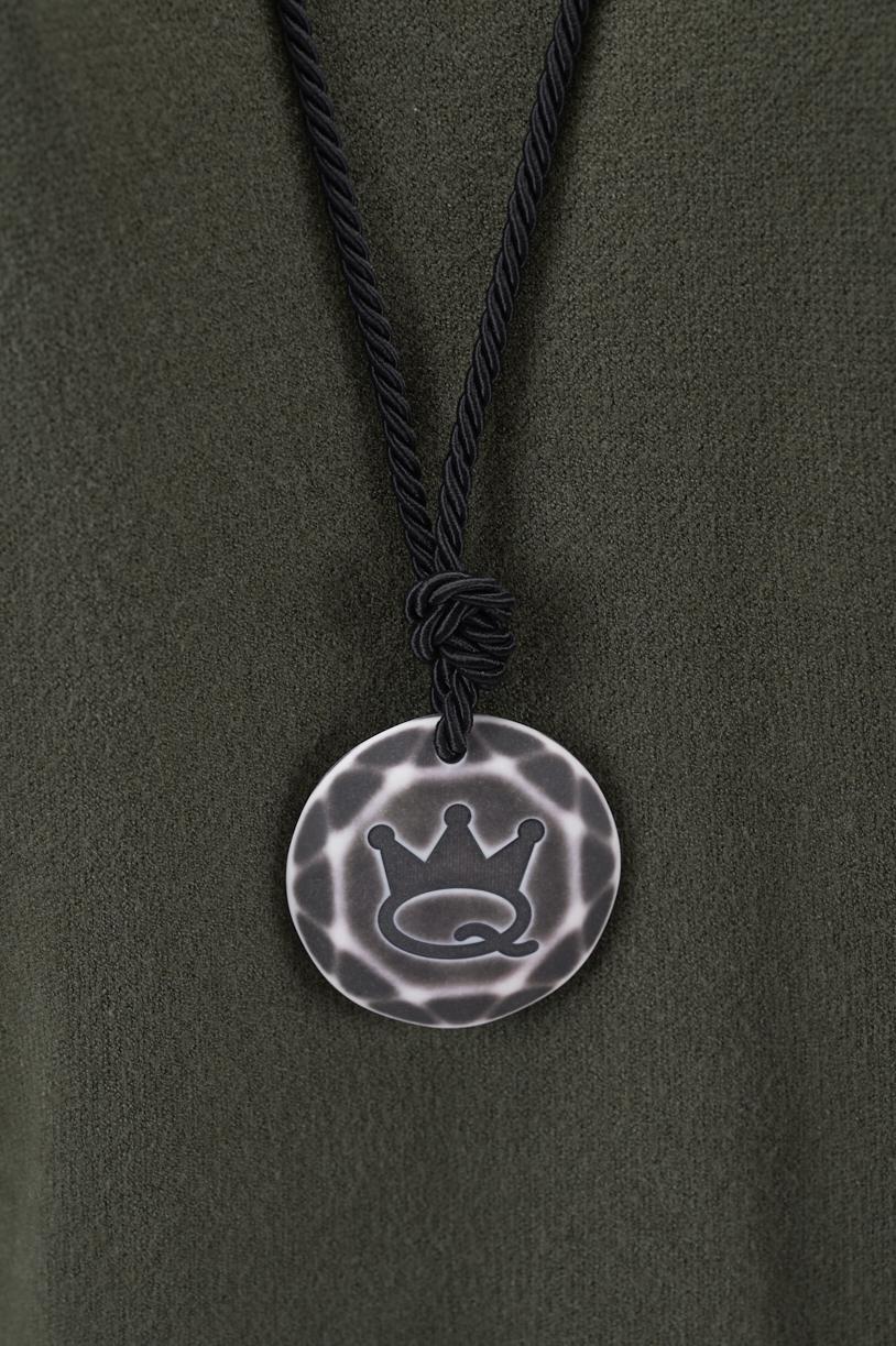 Save The Queen Maglia + collana Sconto
