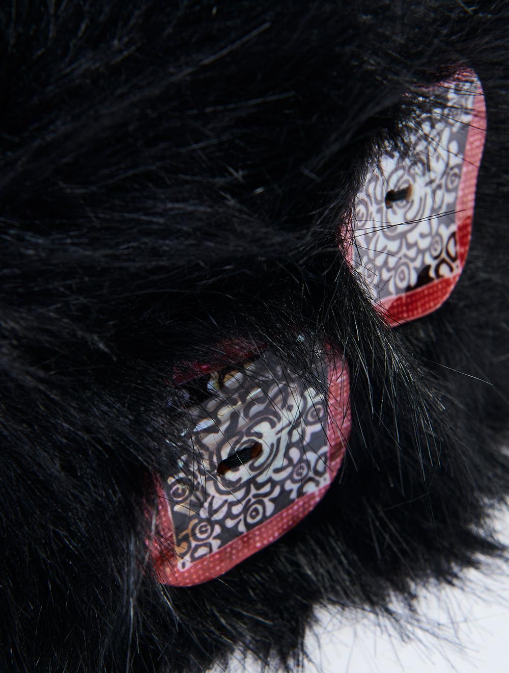 Save The Queen colbacco nero in eco pelliccia Italy