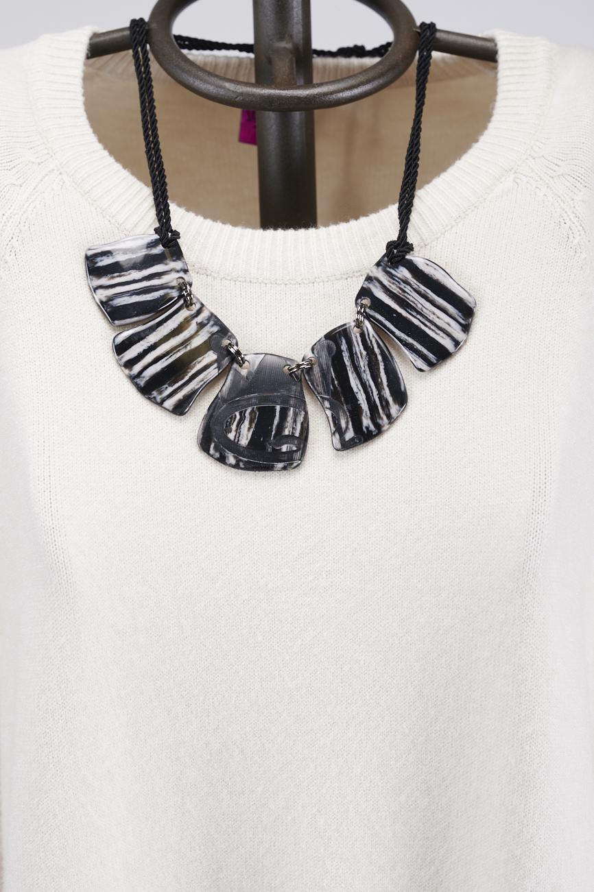 Save The Queen Maxi maglia con collana Presa