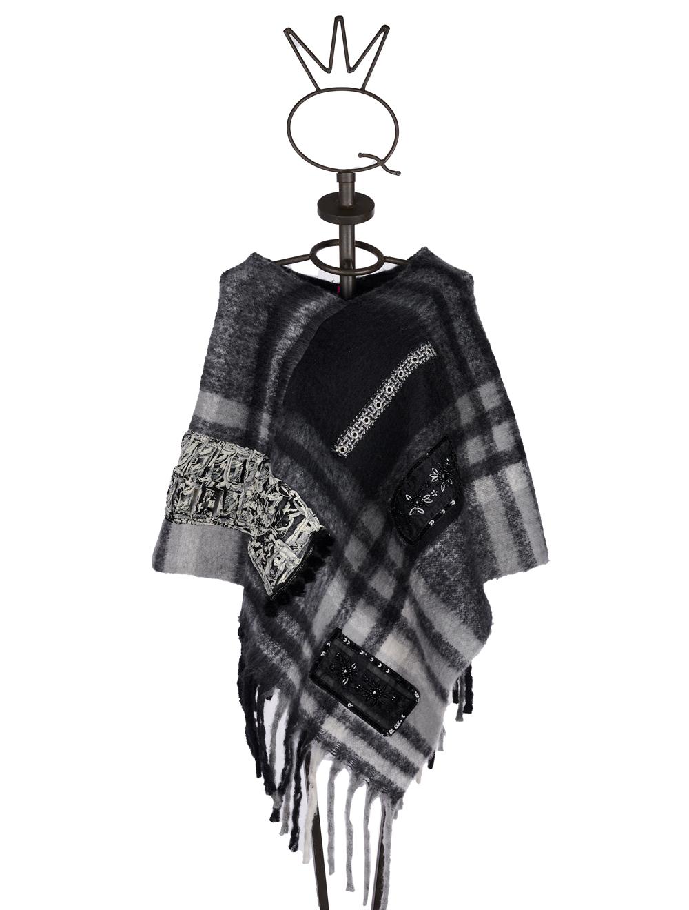 Save The Queen Poncho in jacquard nero e grigio Online