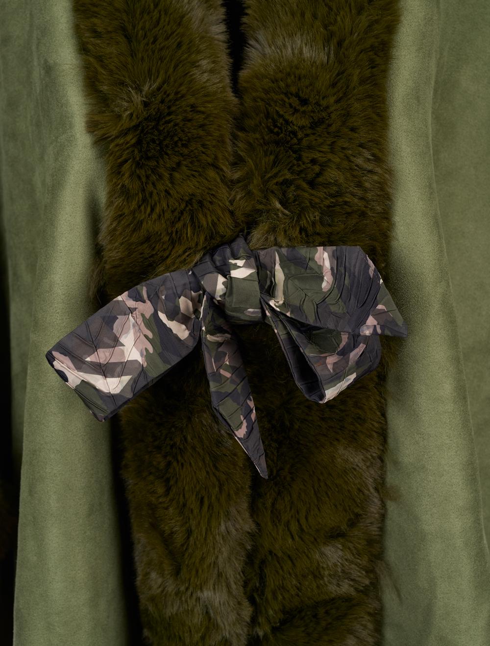 Save The Queen Mantella con frange in eco shearling Outlet