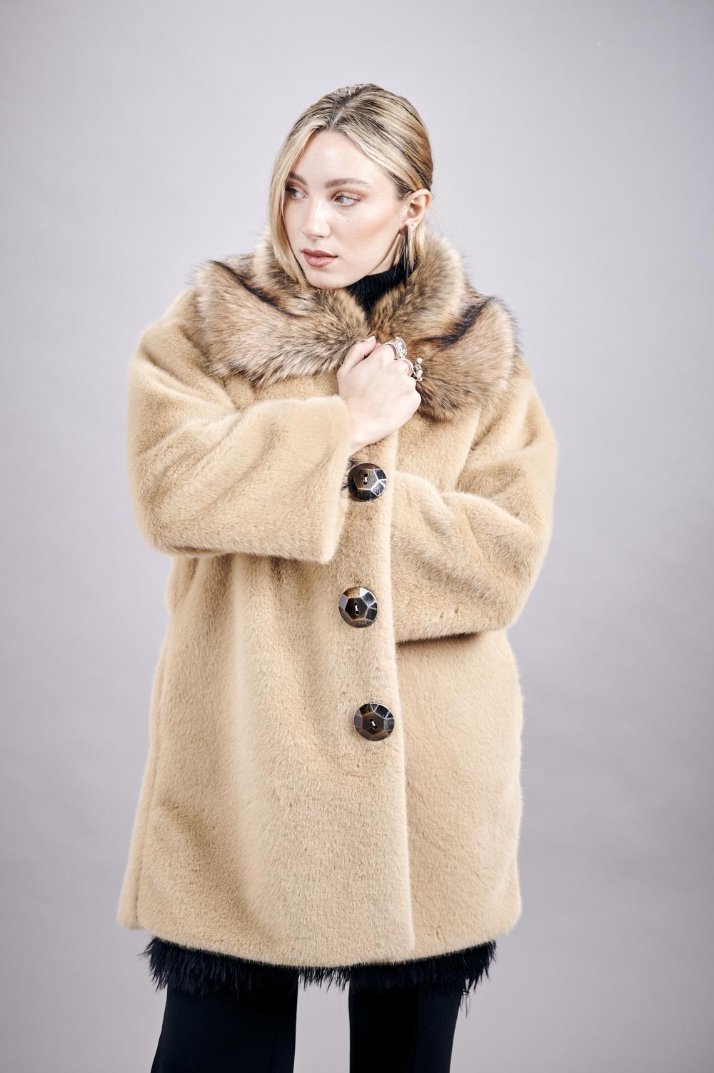 Save The Queen Cappottino in ecopelliccia beige Bestseller