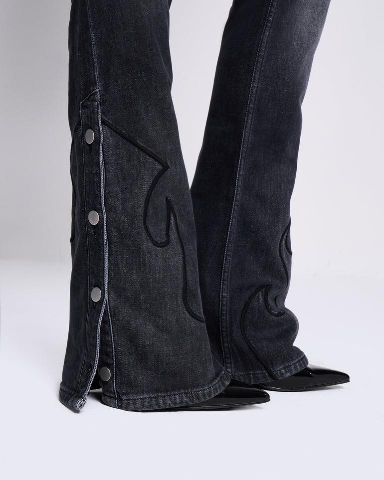 Silvian Heach Jeans a zampa Italia