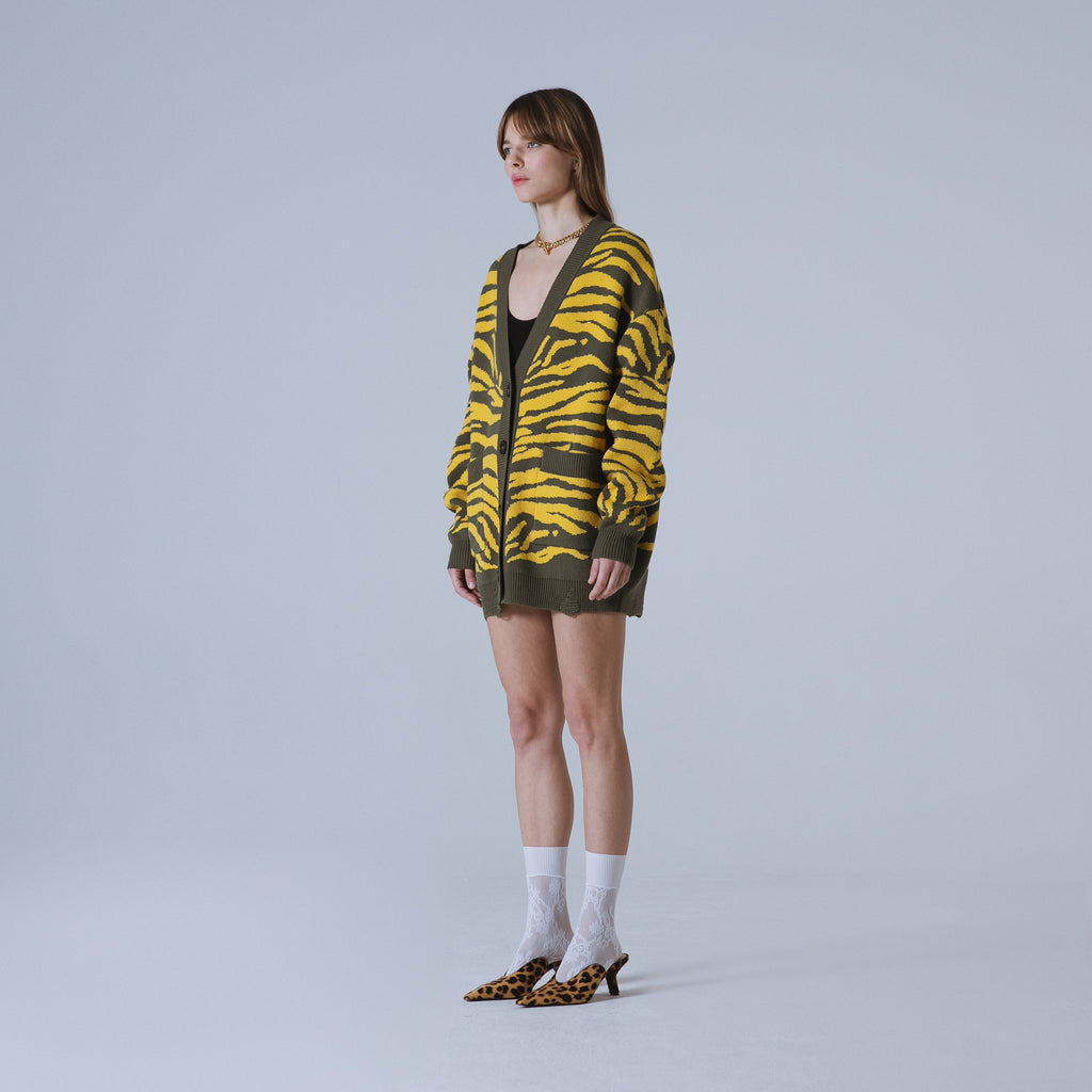Sveta Milano Cardigan lungo jacquard Georgia in verde e giallo In Vendita