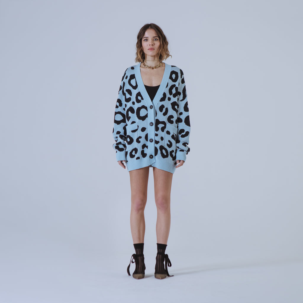 Sveta Milano Cardigan lungo jacquard Georgia in azzurro e nero Saldi