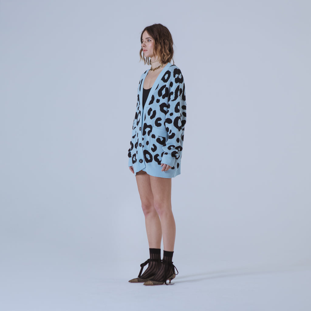 Sveta Milano Cardigan lungo jacquard Georgia in azzurro e nero Saldi