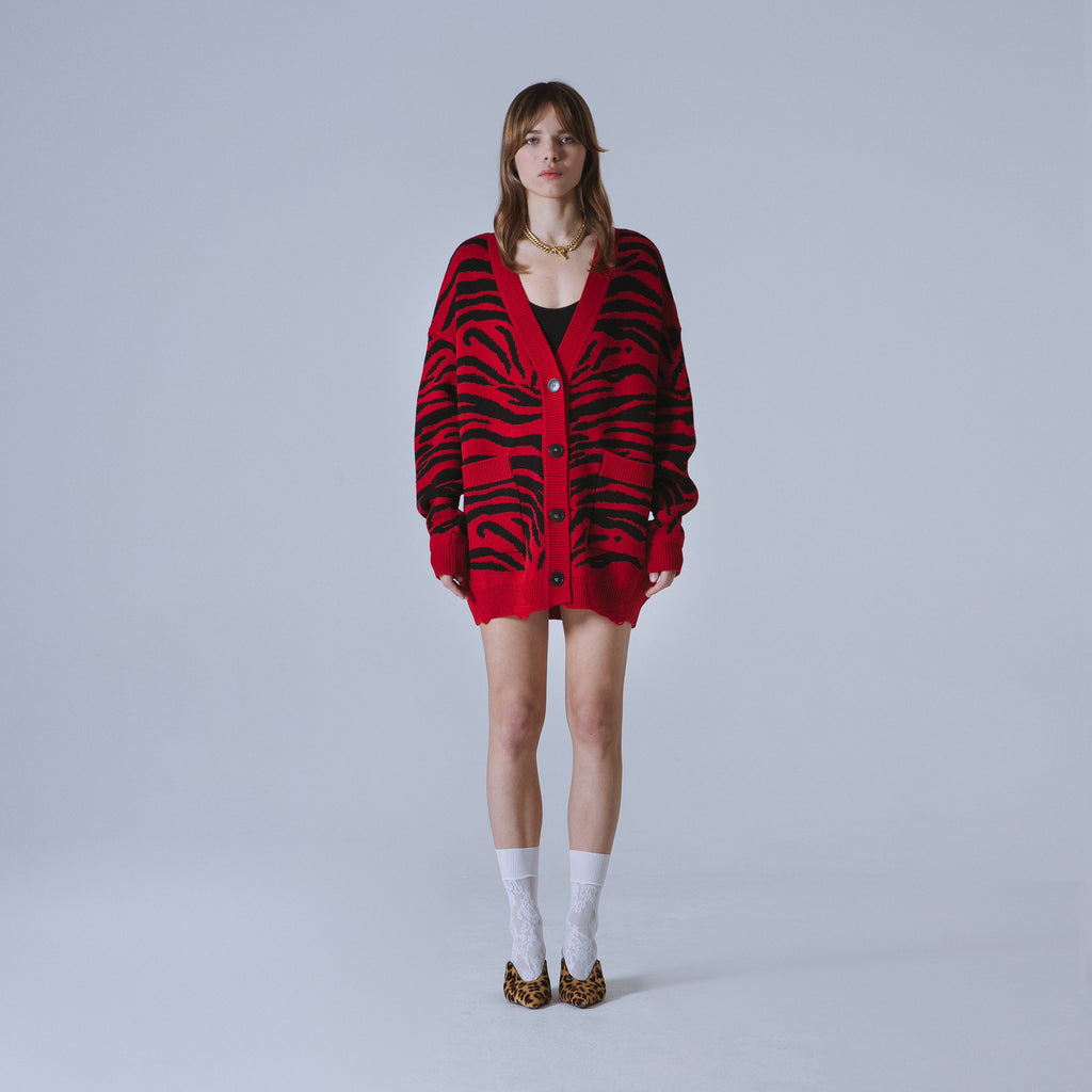 Sveta Milano Cardigan lungo jacquard Georgia in rosso e nero Vendita Calda
