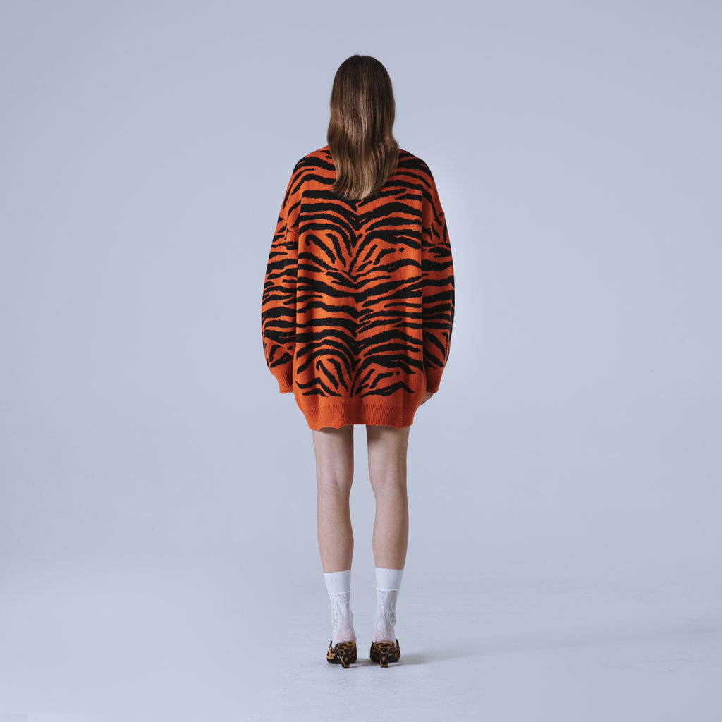 Sveta Milano Cardigan lungo jacquard Eléonore in arancione e nero In Saldo