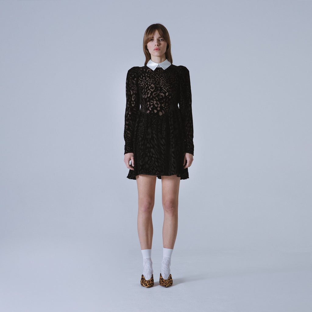 Sveta Milano Abito Oxford con motivo leopardo su velluto nero Ultimi due giorni