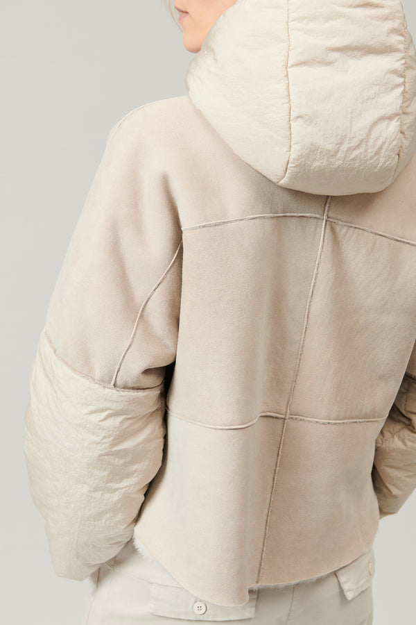 Transit Par Such Giubbino in montone zippato imbottito con cappuccio e maniche in nylon – Transit Negozio