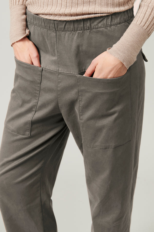 Transit Par Such Pantalone comfort fit con tasche davanti in viscosa e cotone stretch. – Transit Nuovo
