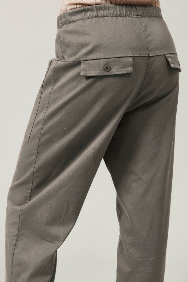Transit Par Such Pantalone comfort fit con tasche davanti in viscosa e cotone stretch. – Transit Nuovo
