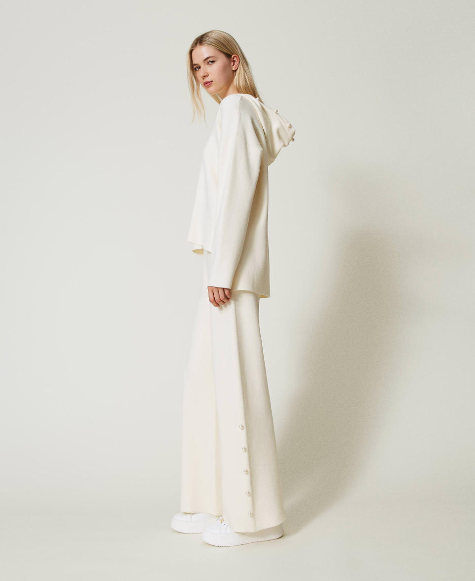 Twin Set Pantaloni wide leg in maglia con perle Saldi