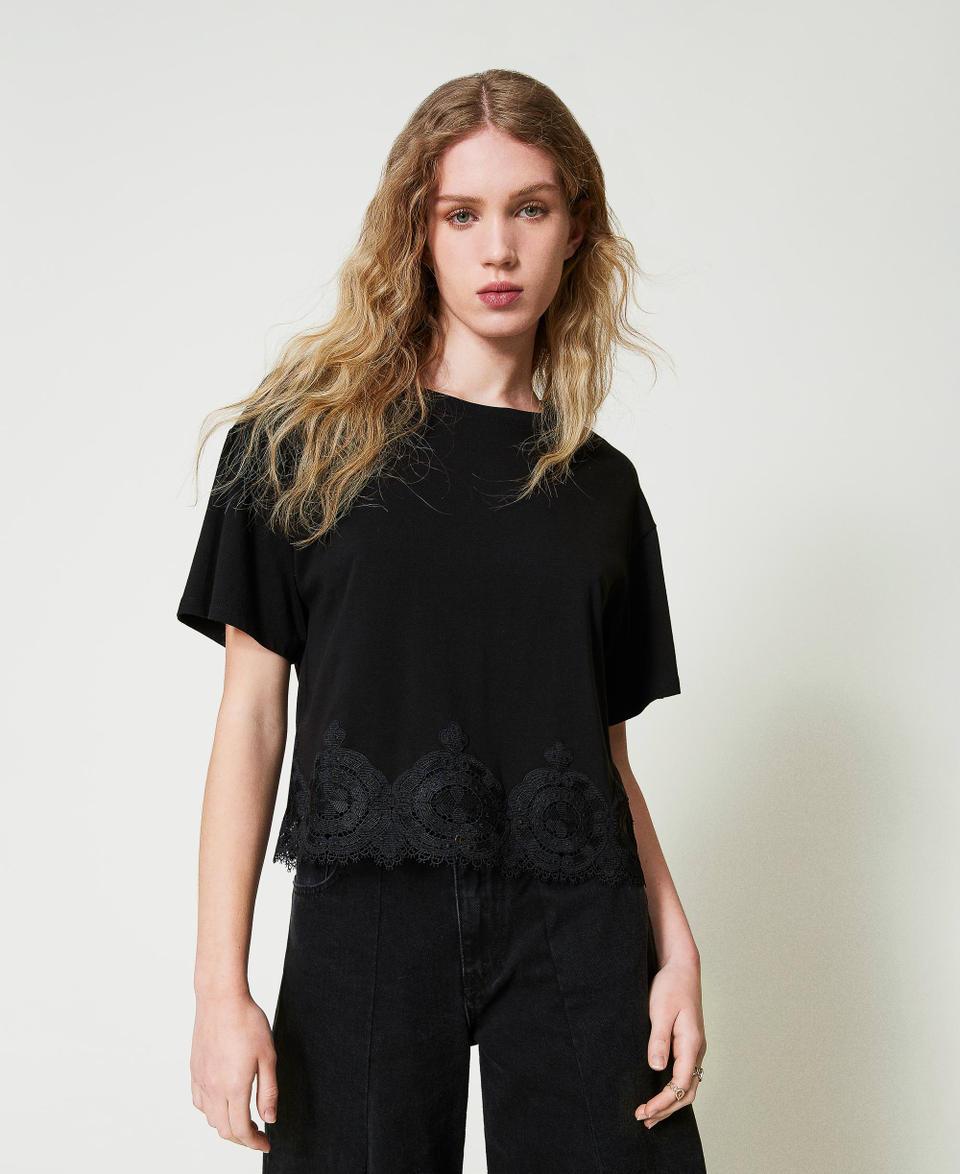 Twin Set T-shirt cropped con pizzo macramè Promozione Limitata