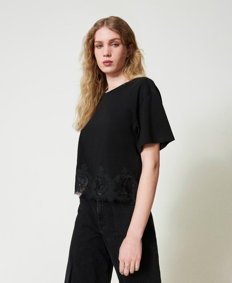 Twin Set T-shirt cropped con pizzo macramè Promozione Limitata