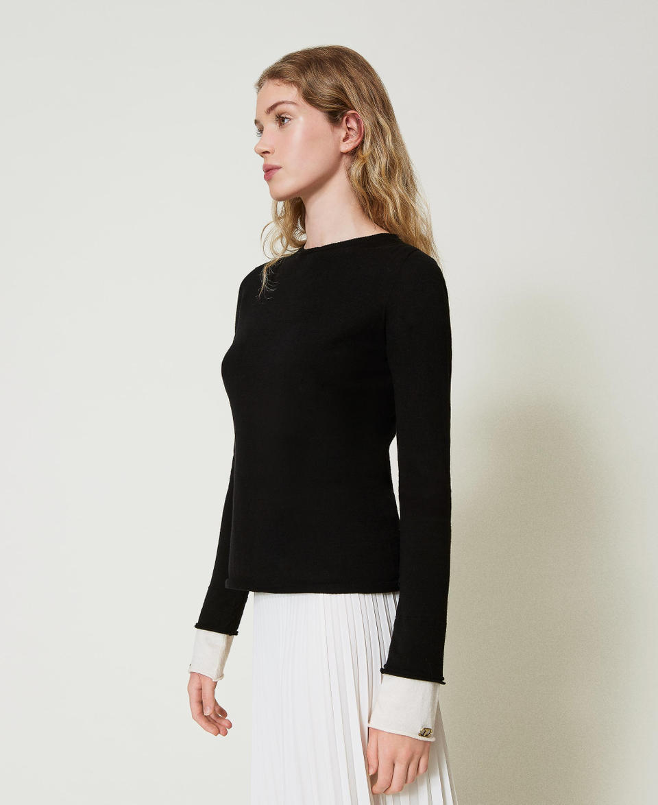 Twin Set Maglia con dettagli a contrasto e Oval T Offerta San Valentino